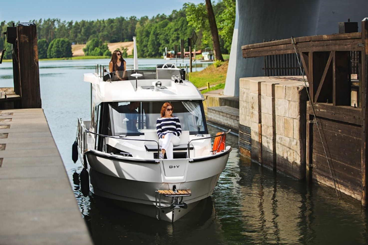 What makes the Balt Yacht SunCamper 35 such a great boat for inland cruising?